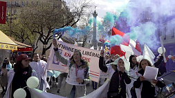Во Франции сотни медсестер вышли на протесты, требуя повышения зарплат