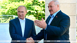 "Дорожу открытыми и доверительными отношениями" - Лукашенко поздравил Путина с юбилеем