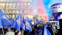 Во Франции на протесты вышли полицейские - что требуют стражи порядка