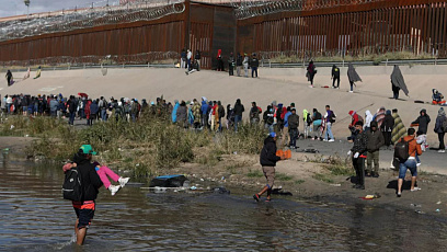 На границе США и Мексики объявили чрезвычайное положение из-за мигрантов