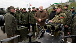 Лукашенко о белорусских беспилотниках: Все системы работают неплохо, спрос на них уже большой