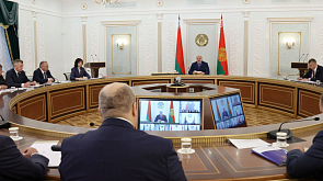 Лукашенко - чиновникам: Мы сдаем экзамен белорусскому народу