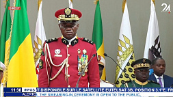 Президент Габона на переходный период принял присягу