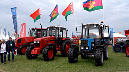 Современные тракторы и комбайны, новейшее оборудование для спецтехники и различные виды селекции представлены на крупнейшей агротехнической выставке в Краснодарском крае 