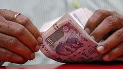 Индия не хочет покупать новые доллары