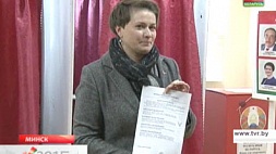 Татьяна Короткевич проголосовала на избирательном участке № 8 