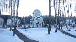 Александр Лукашенко в Рождество посетил храм Святого пророка Иоанна Предтечи под Минском