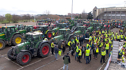 Сотни протестующих прибыли на тракторах в испанский Вальядолид 