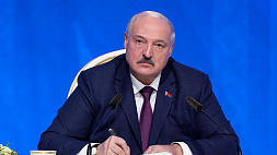 Лукашенко выступает за создание равных условий при партийном строительстве