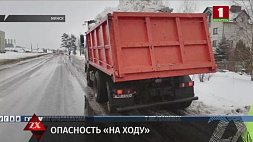 ДТП в Минске: у грузовика во время движения слетели два задних колеса, повреждено 4 авто