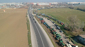 Тракторный бунт не угасает - в Испании фермеры заблокировали улицы крупных городов 