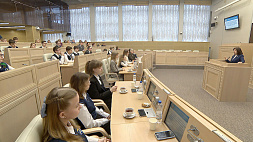 Кочанова рассказала о политической повестке на встрече с учащимися гимназии № 13 г. Минска