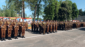 В Беларуси тысячи срочников и резервистов принесли клятву на верность Родине