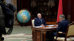 Александр Лукашенко принял с докладом управделами Президента