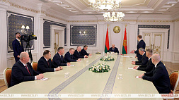 Лукашенко поручил проработать вопрос оптимизации в банковской сфере