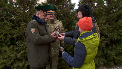 Пограничники поздравили  воспитанников дома семейного типа в детском квартале на Васнецова в Бресте