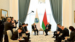 Президент Беларуси провел ряд двусторонних переговоров в Узбекистане