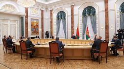 Угроза глобального конфликта, "контрнаступ" и призыв к единству. Все громкие заявления Лукашенко на встрече по линии ОДКБ
