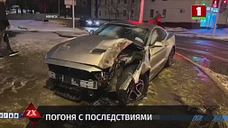 В Минске бесправник на "форде" пытался уйти от погони и въехал в фонарный столб 
