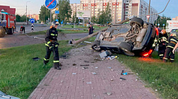 В Полоцке пьяный водитель на BMW влетел в светофор: пассажир погиб