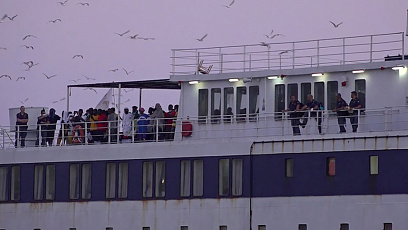 Итальянский остров Лампедуза за сутки принял почти 2,5 тыс. мигрантов
