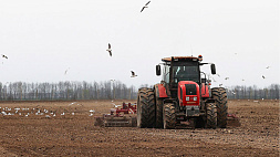 Лукашенко: Белорусские машиностроители в состоянии обеспечить все потребности села в технике
