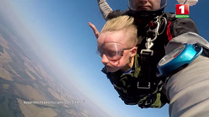 Пятилетний мальчик прыгнул с парашютом в центре специальной подготовки "Скиф" и стал самым молодым парашютистом в мире
