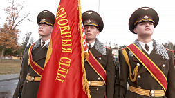 Боевое знамя воинской части вручили молодому зенитно-ракетному полку Беларуси