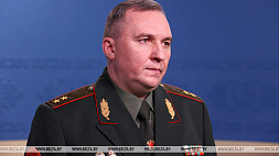 Министр обороны Беларуси пришел на доклад к Президенту с ядерной бомбой