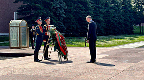 Дмитрий Крутой возложил венок к Могиле Неизвестного Солдата в Москве