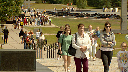 Мемориальный комплекс "Хатынь" каждый день посещают порядка 20 туристических групп 