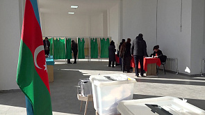 Внеочередные президентские выборы проходят в Азербайджане 