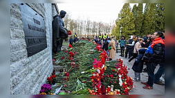 В Латвии и Эстонии за память о Победе на патриотов истории завели административные и уголовные дела