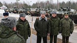 Лукашенко: Нет необходимости создавать в Беларуси российские военные базы