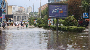 На Минск обрушился ливень, улицы превратились в реки