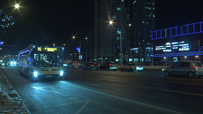 По улицам столицы колесит новогодний транспорт. Чем еще удивит Минсктранс?