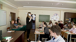 В белорусских вузах стартовала подача документов по целевому направлению, а у 9-классников начались школьные выпускные экзамены 