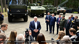 Во время рабочей поездки в Минскую область Президент ответил на самые острые вопросы корреспондентов