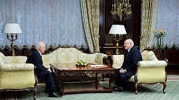 Лукашенко: Никто не планирует воевать против Украины