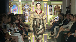 Белорусский дизайнер представил необычную коллекцию на модном вечере "Русского силуэта" в Москве