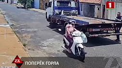 Видео необычного падения человека на скутере завирусилось в интернете 