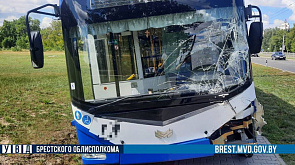 ДТП в Бресте: троллейбус с 20 пассажирами попал в аварию