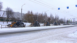 Минск в снежном плену - задействованы сотни единиц спецтехники, в час пик пробки до 10 баллов
