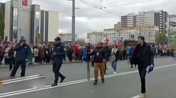 Демонстранты в Кишиневе пытаются пробиться к президентскому дворцу и зданию парламента 
