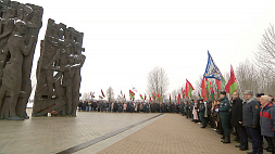 В мемориальном комплексе "Тростенец" прошел митинг-реквием с участием молодежи, ветеранов и бывших узников