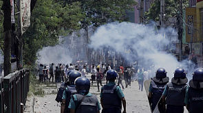 Власти Бангладеш выставили на всеобщее обозрение трупы, чтобы внушить страх бунтовщикам - эффект оказался обратным 