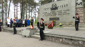 Минутой молчания в мемориальном комплексе "Масюковщина" почтили память павших защитников Отечества 