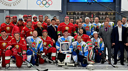 Сезон любительского хоккея открыт: сборная Витебской области проиграла команде Президента Беларуси со счетом 4:8