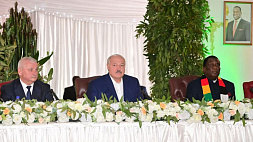 Лукашенко: Инвестиционные и кооперационные проекты с Зимбабве станут основой продолжения сотрудничества