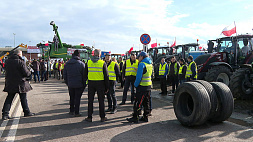 Польские фермеры заблокировали последний КПП на границе с Украиной